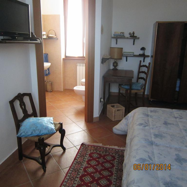 Bed And Breakfast Azienda Agricola Cascina Salazzara Magenta Camera foto
