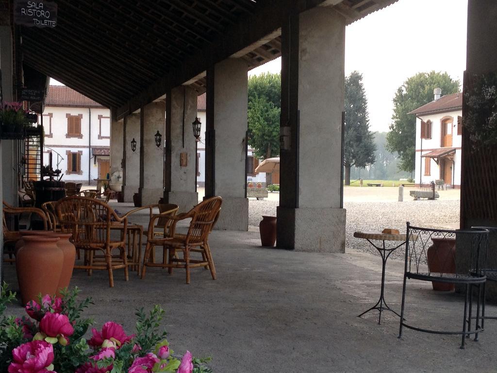 Bed And Breakfast Azienda Agricola Cascina Salazzara Magenta Esterno foto