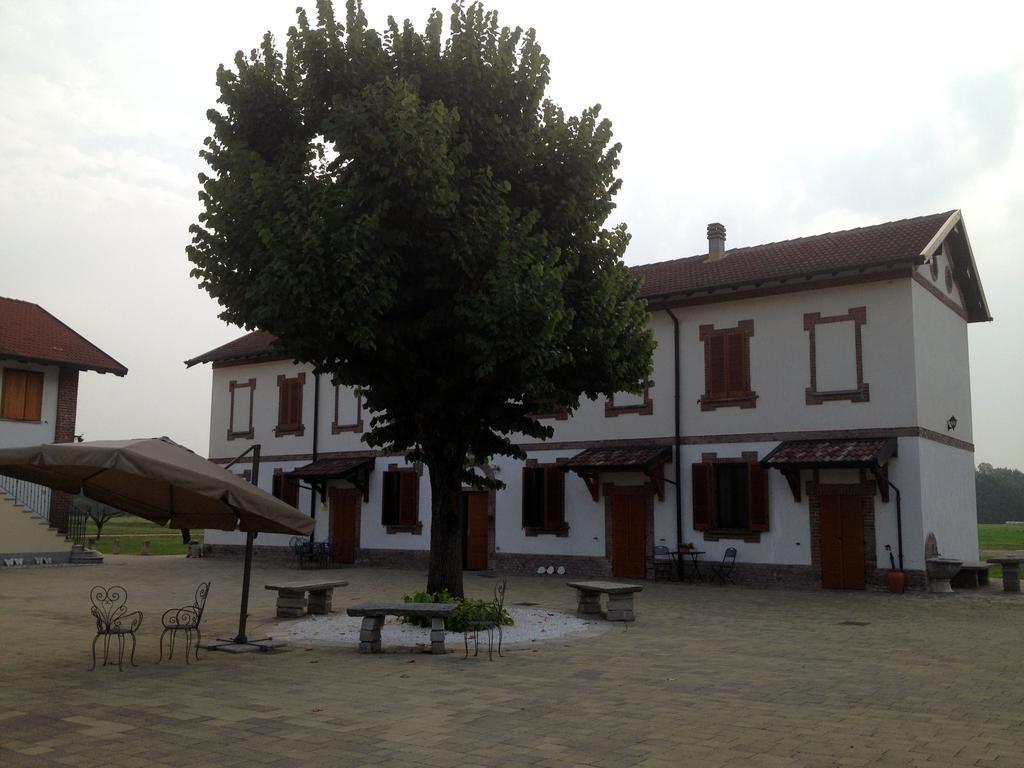 Bed And Breakfast Azienda Agricola Cascina Salazzara Magenta Esterno foto